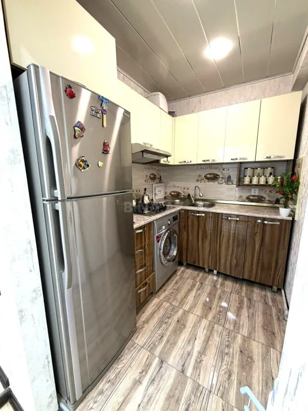 Satılır 2 otaqlı mənzil 67 m²