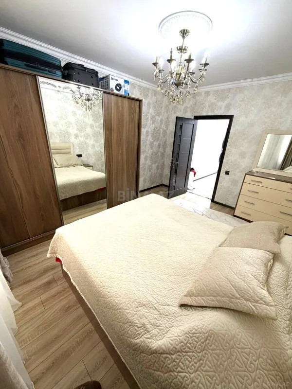 Satılır 2 otaqlı mənzil 67 m²