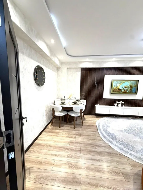 Satılır 2 otaqlı mənzil 67 m²