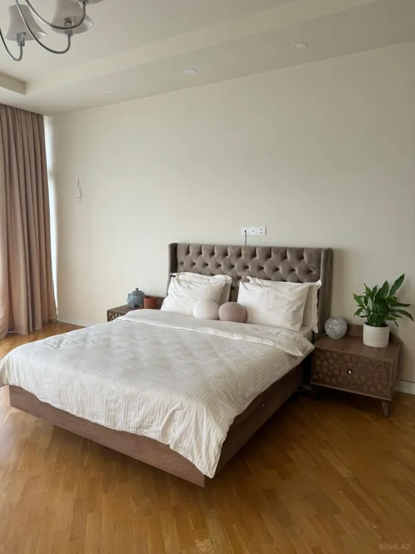 Satılır 5 otaqlı həyət evi 416 m²