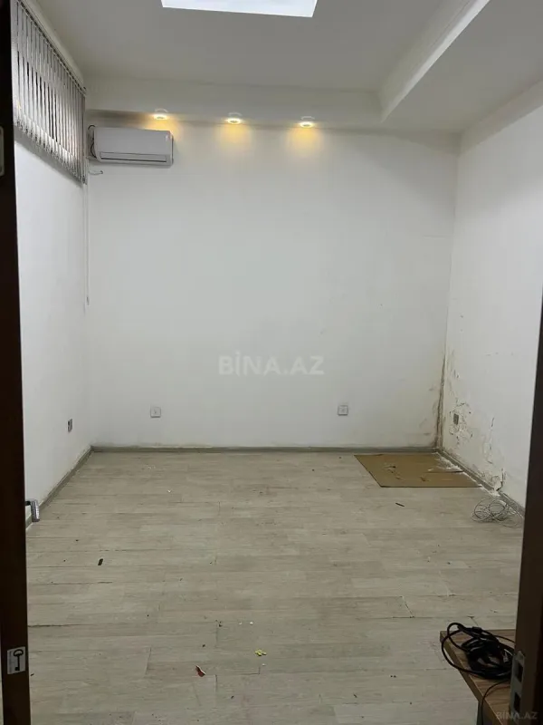 Kirayə verilir 4 otaqlı mənzil 130 m²