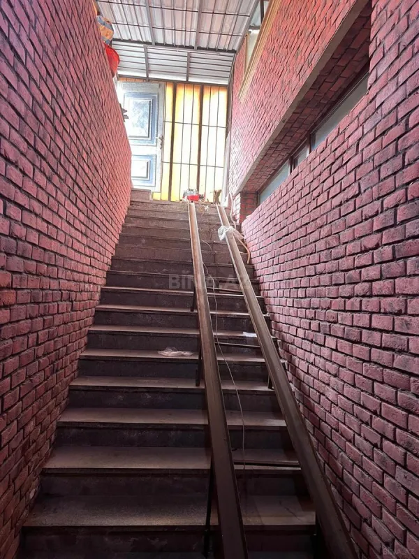 Kirayə verilir 4 otaqlı mənzil 130 m²