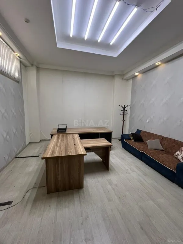 Kirayə verilir 4 otaqlı mənzil 130 m²