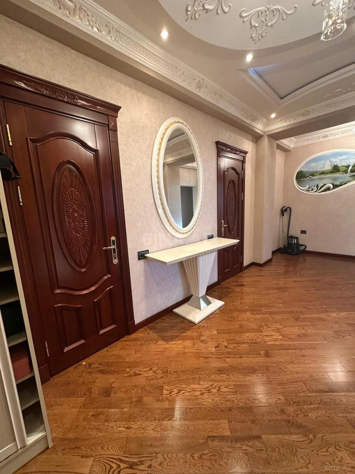 Satılır 3 otaqlı mənzil 146 m²