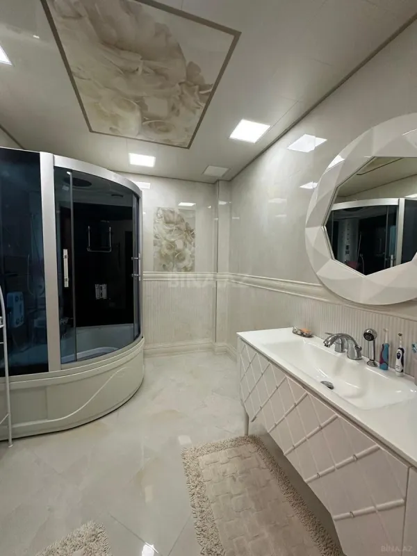 Satılır 3 otaqlı mənzil 146 m²