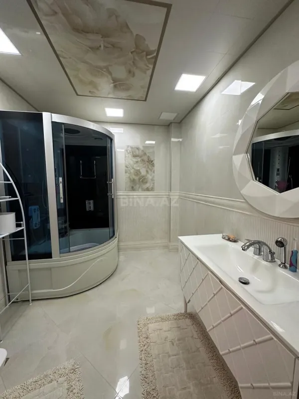 Satılır 3 otaqlı mənzil 146 m²