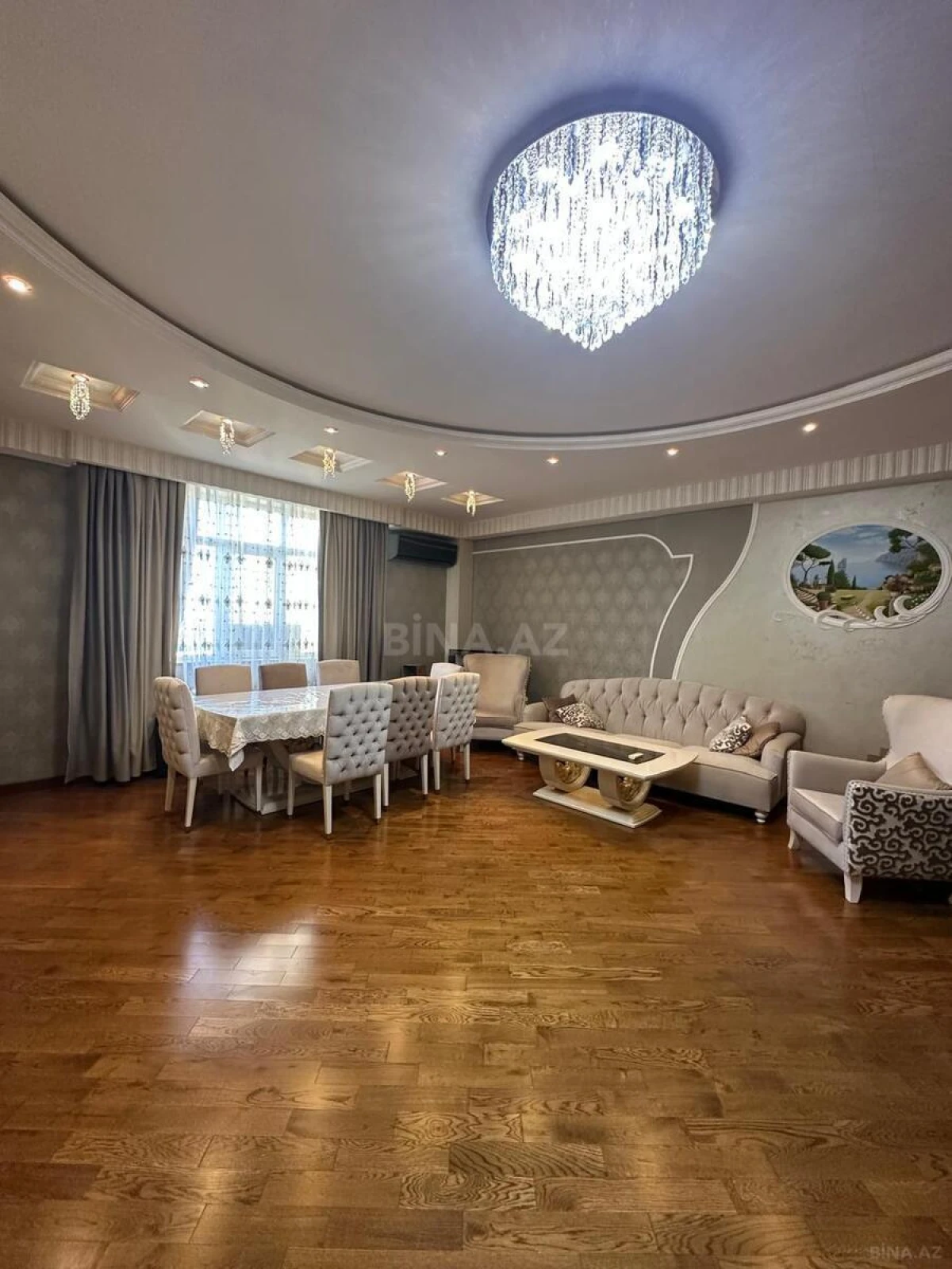Satılır 3 otaqlı mənzil 146 m²