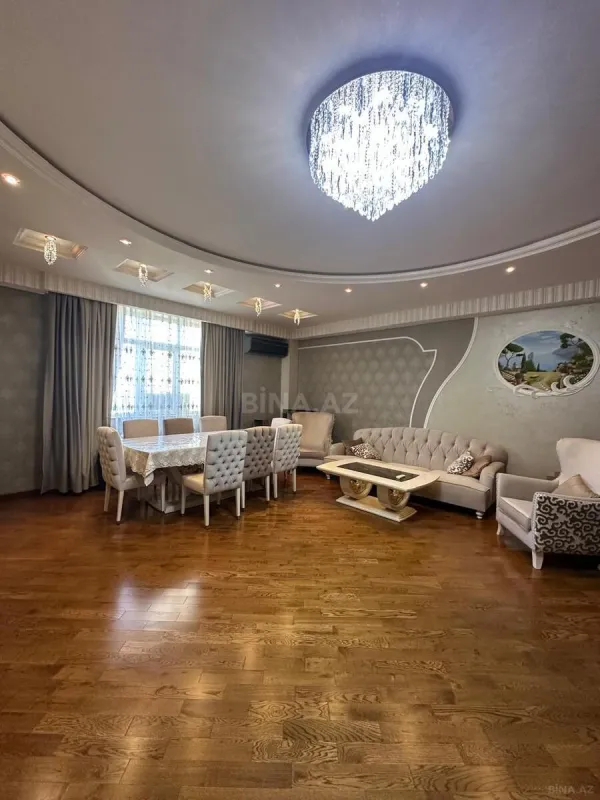 Satılır 3 otaqlı mənzil 146 m²