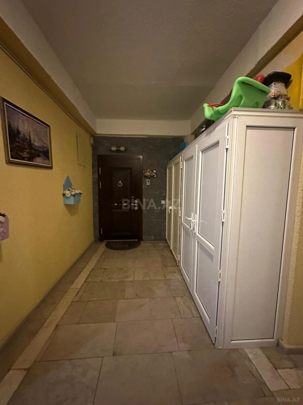 Satılır 3 otaqlı mənzil 146 m²