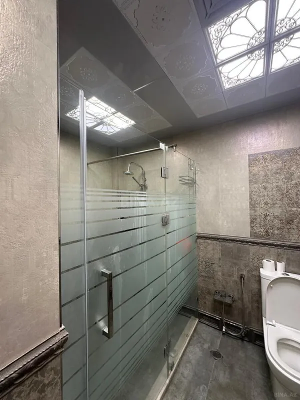 Satılır 3 otaqlı mənzil 146 m²