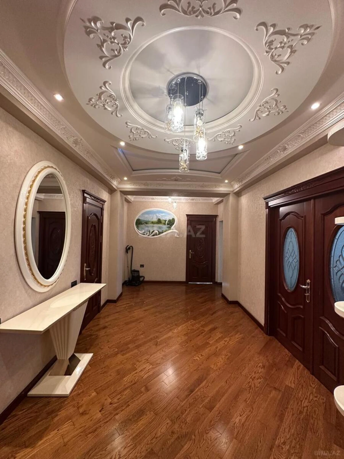 Satılır 3 otaqlı mənzil 146 m²