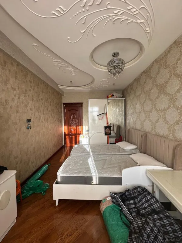 Satılır 3 otaqlı mənzil 146 m²