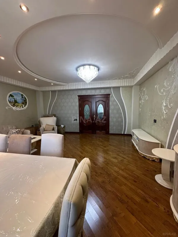 Satılır 3 otaqlı mənzil 146 m²