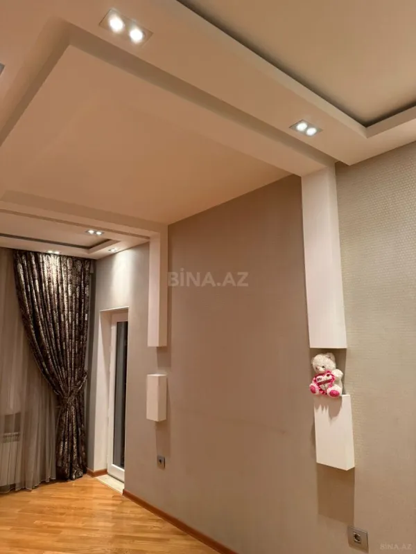 Satılır 3 otaqlı mənzil 160 m²