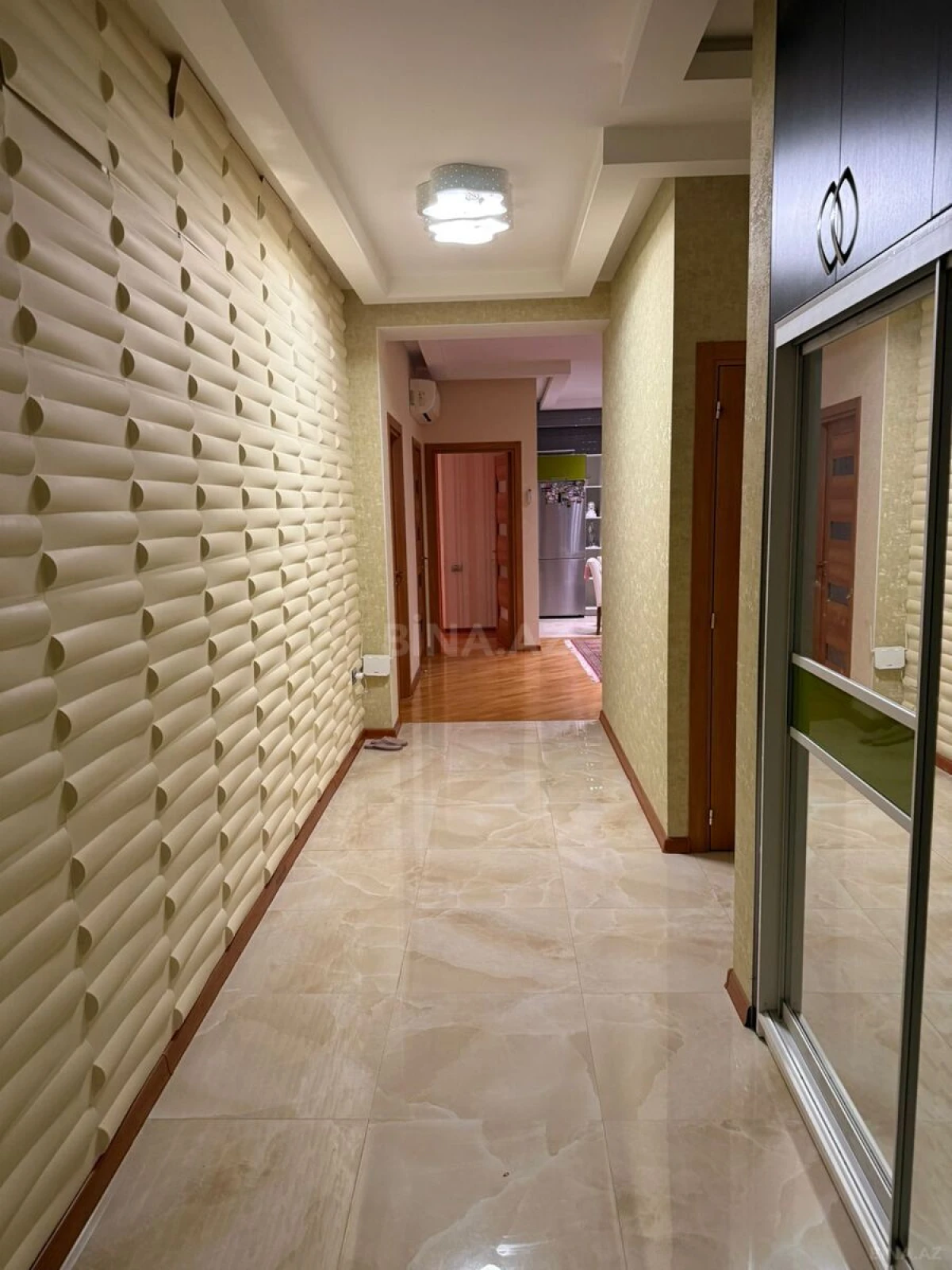 Satılır 3 otaqlı mənzil 160 m²