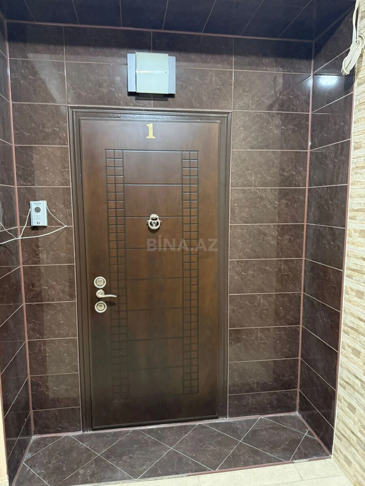 Satılır 3 otaqlı mənzil 160 m²