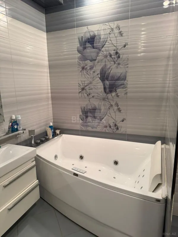 Satılır 3 otaqlı mənzil 160 m²