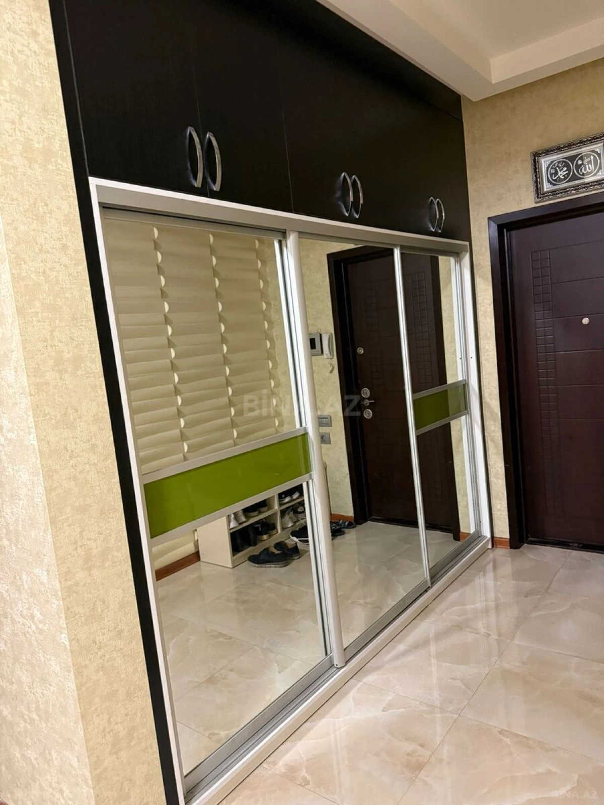 Satılır 3 otaqlı mənzil 160 m²