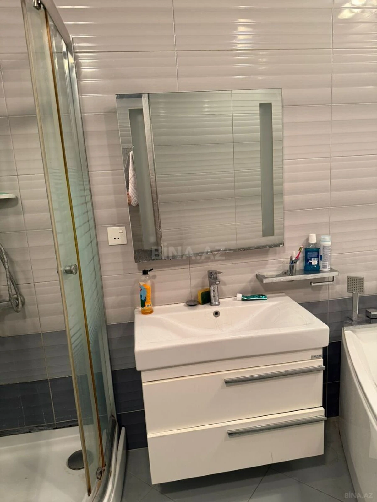 Satılır 3 otaqlı mənzil 160 m²