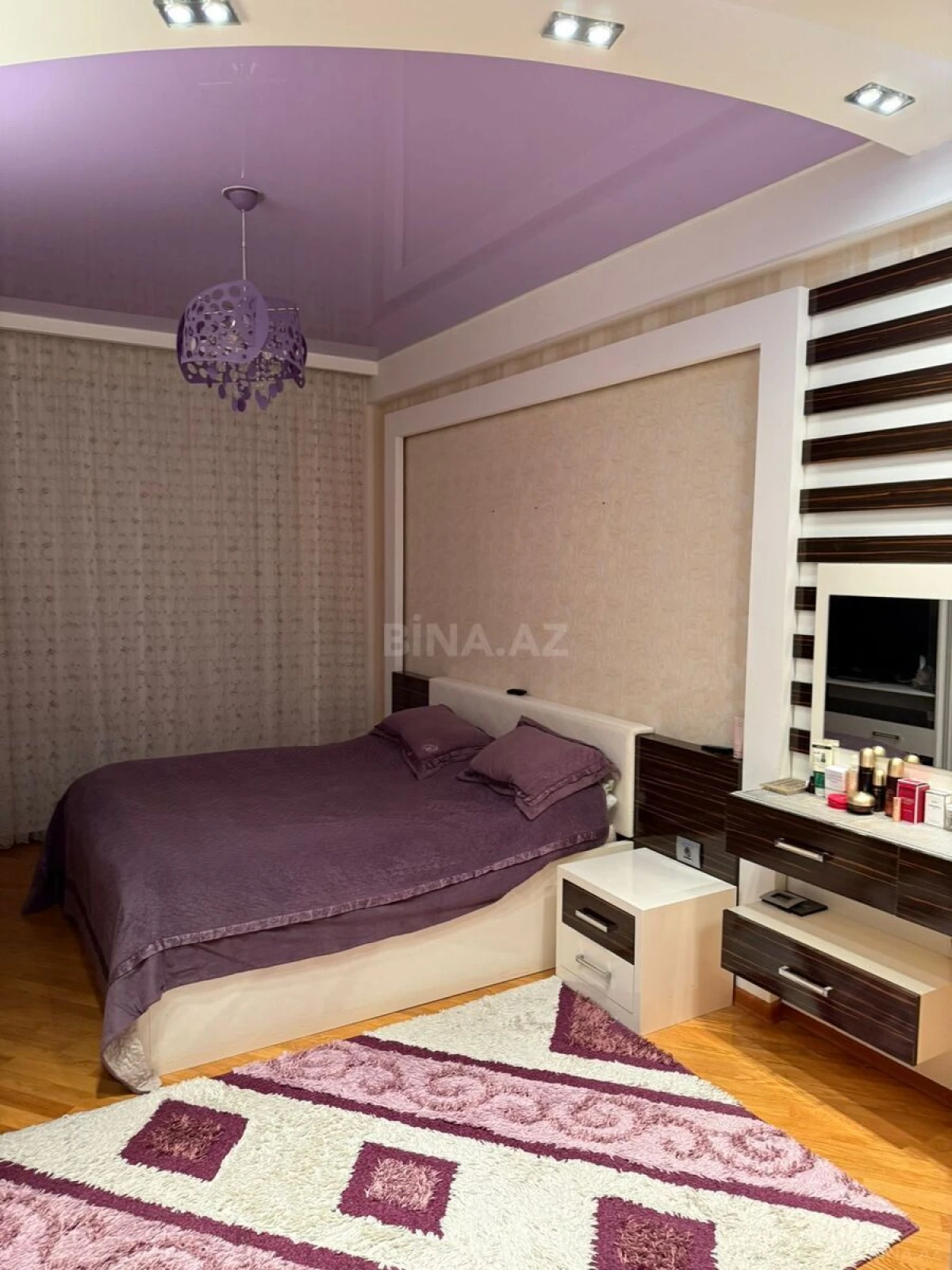 Satılır 3 otaqlı mənzil 160 m²