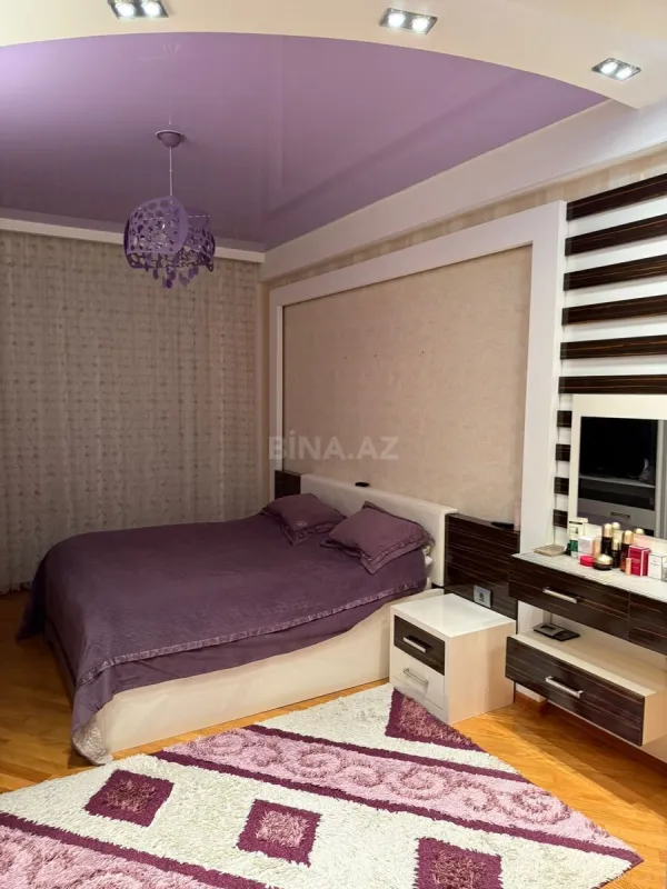 Satılır 3 otaqlı mənzil 160 m²