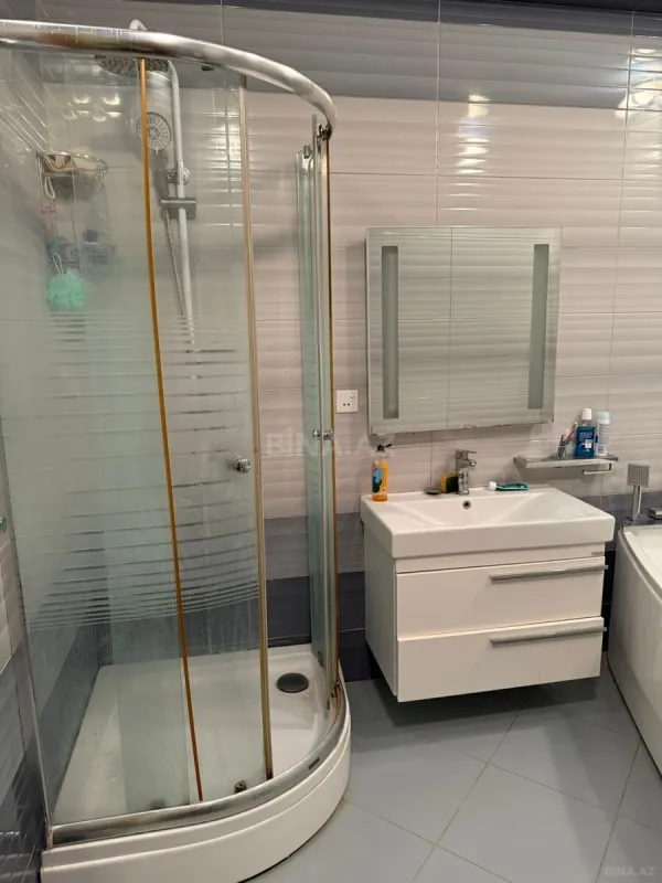 Satılır 3 otaqlı mənzil 160 m²