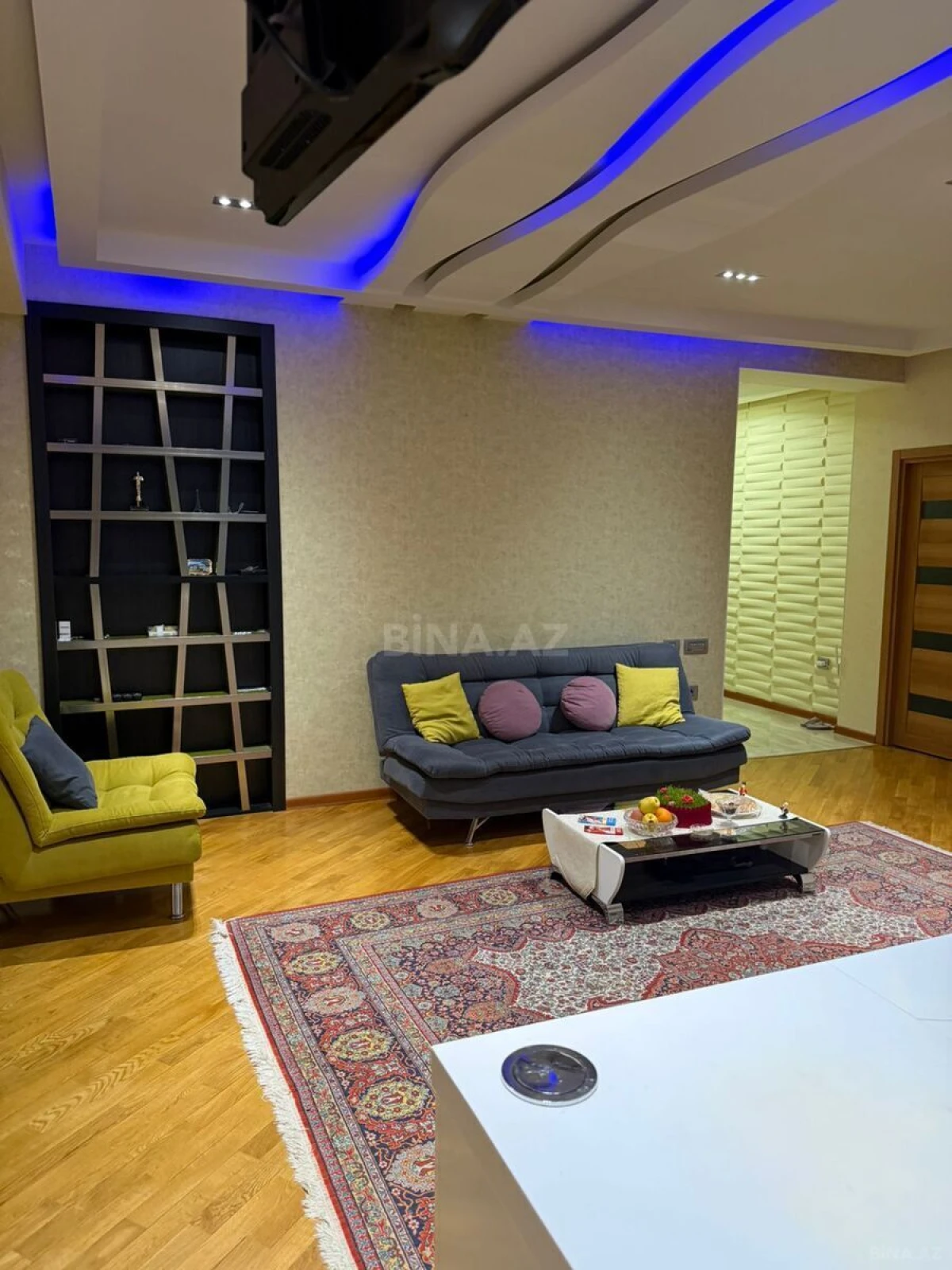 Satılır 3 otaqlı mənzil 160 m²