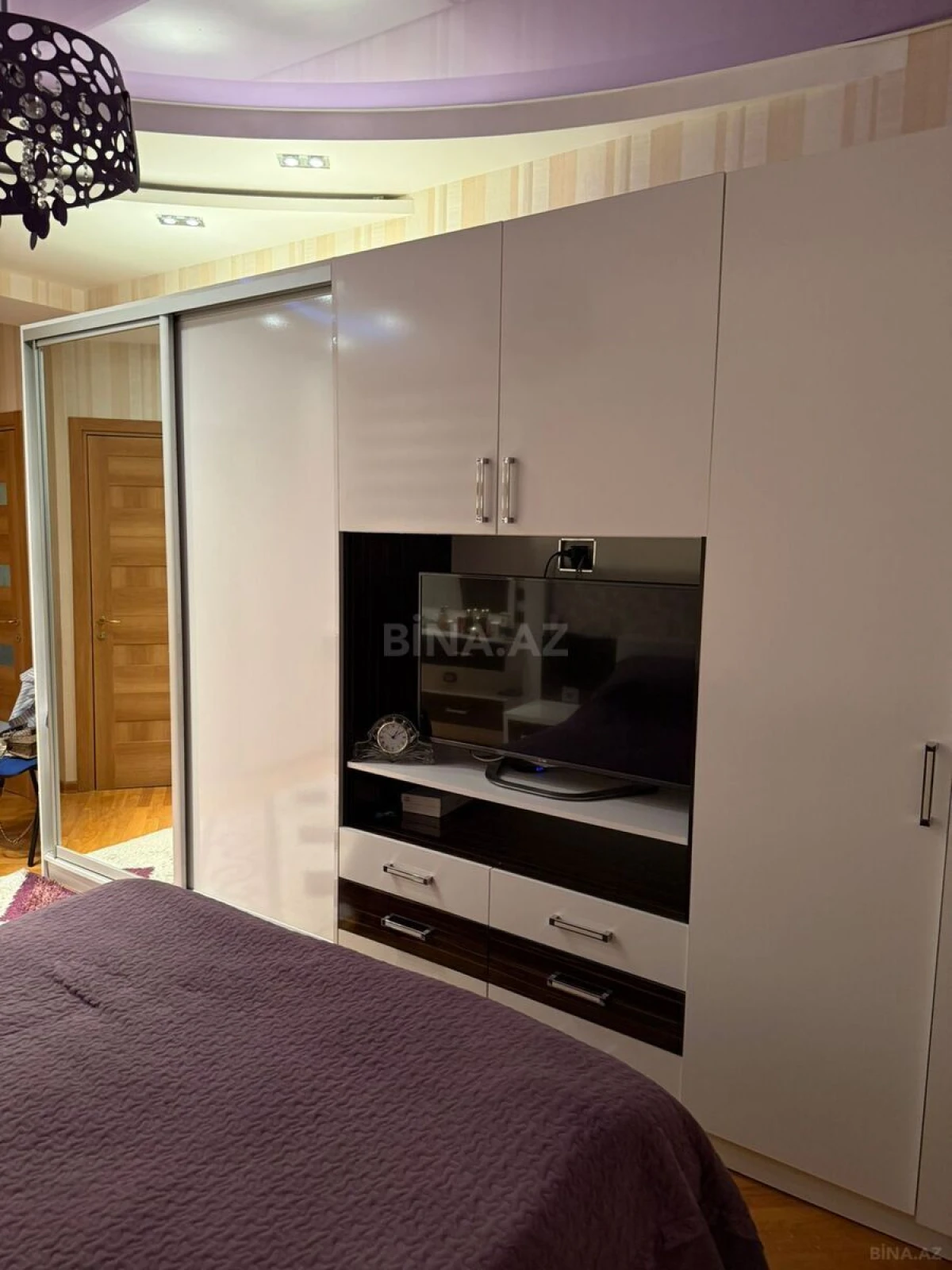 Satılır 3 otaqlı mənzil 160 m²