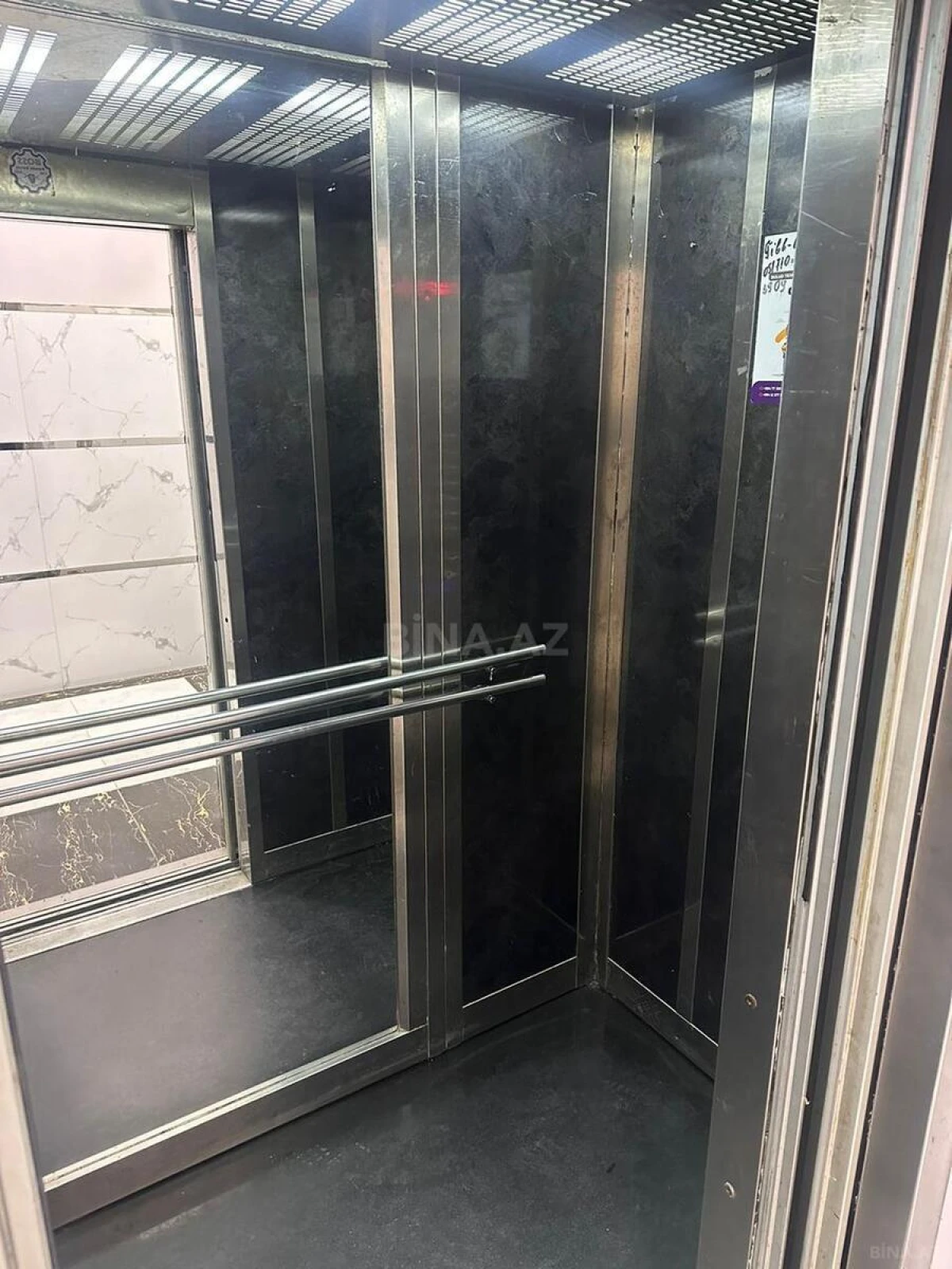 Satılır 3 otaqlı mənzil 160 m²