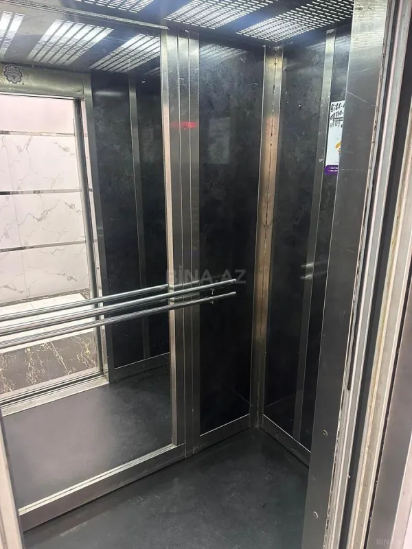 Satılır 3 otaqlı mənzil 160 m²