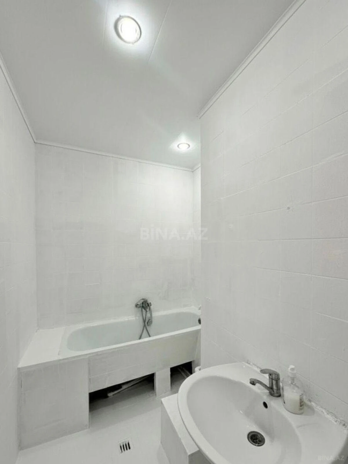 Kirayə verilir 1 otaqlı ofis 50 m²
