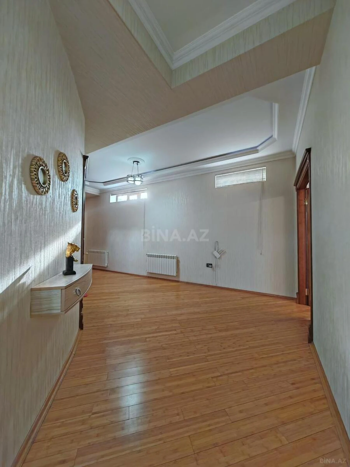 Kirayə verilir 2 otaqlı mənzil 155 m²