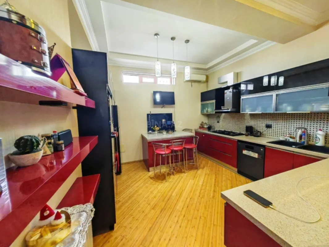 Kirayə verilir 2 otaqlı mənzil 155 m²