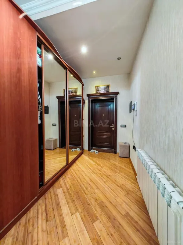 Kirayə verilir 2 otaqlı mənzil 155 m²