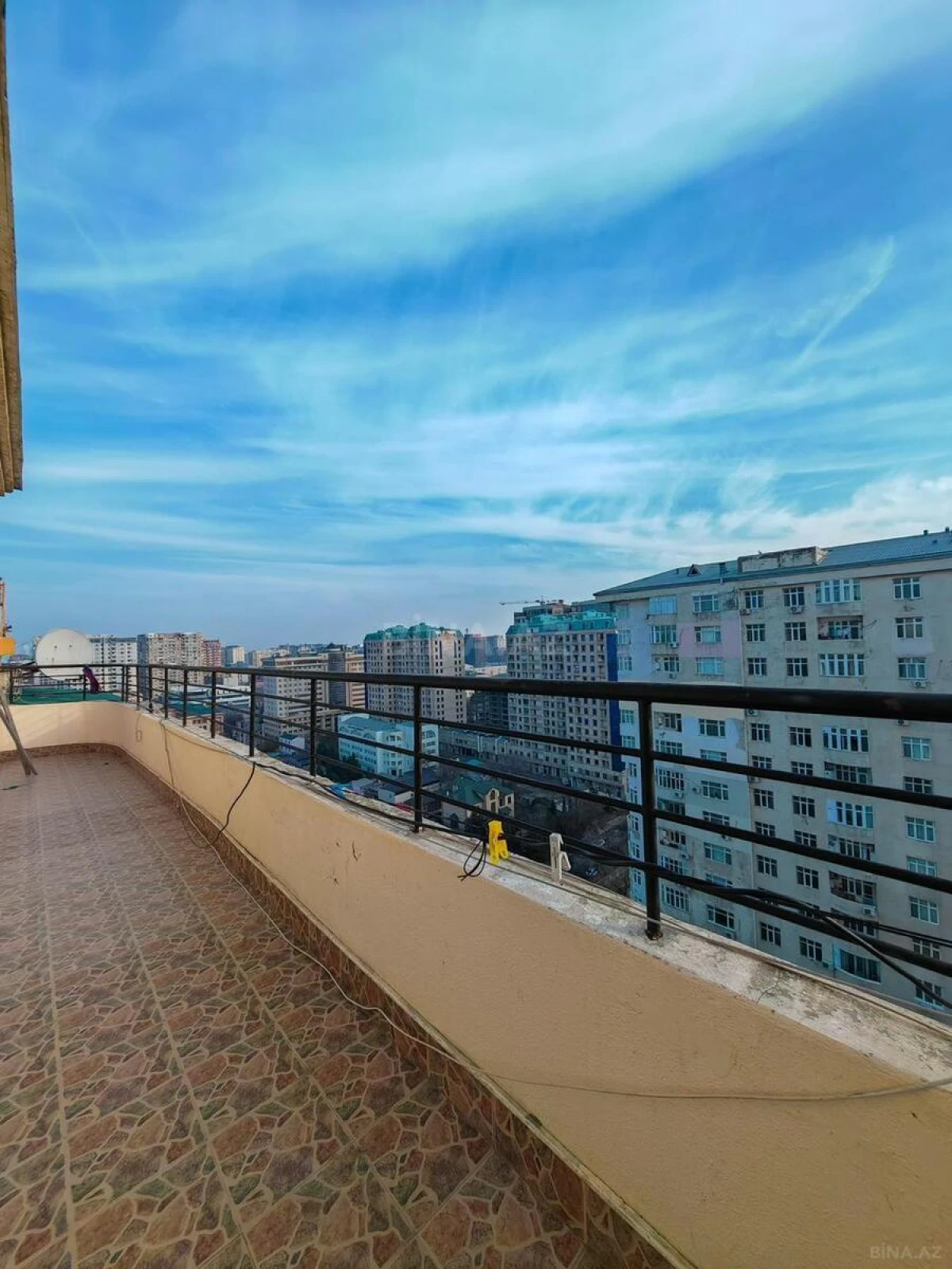 Kirayə verilir 2 otaqlı mənzil 155 m²