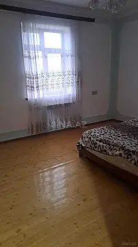 Satılır 6 otaqlı həyət evi 240 m²