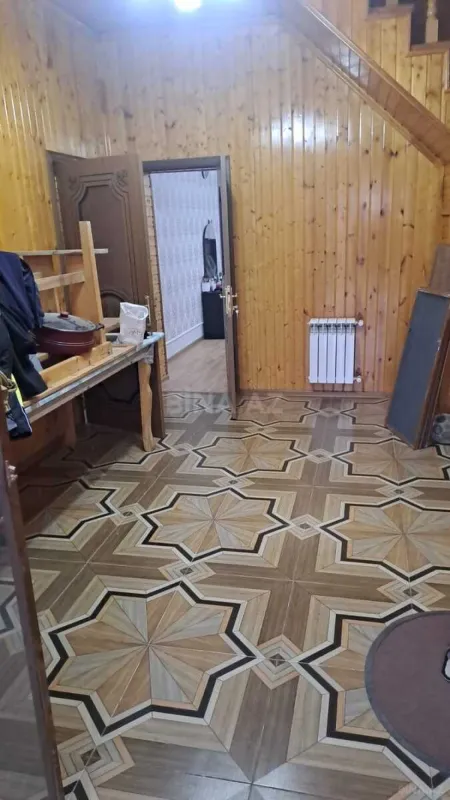 Satılır 6 otaqlı həyət evi 240 m²