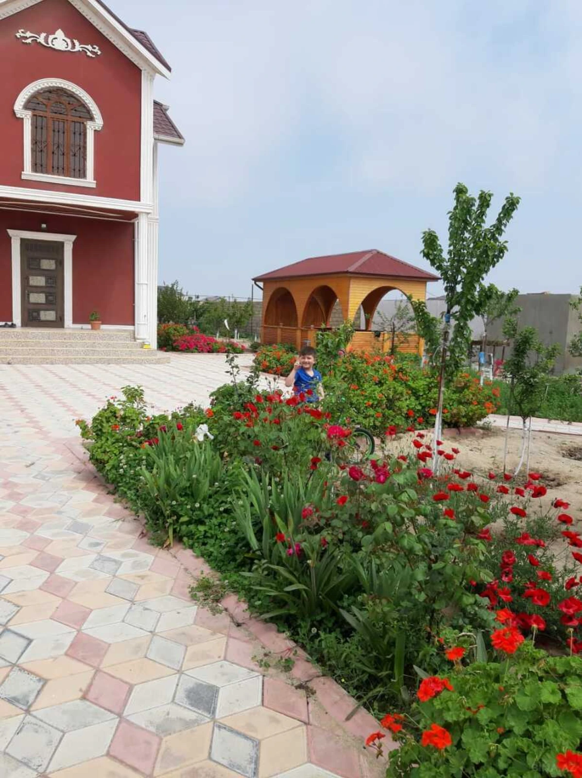 Satılır 6 otaqlı həyət evi 240 m²