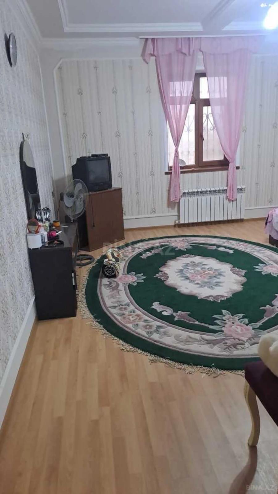 Satılır 6 otaqlı həyət evi 240 m²