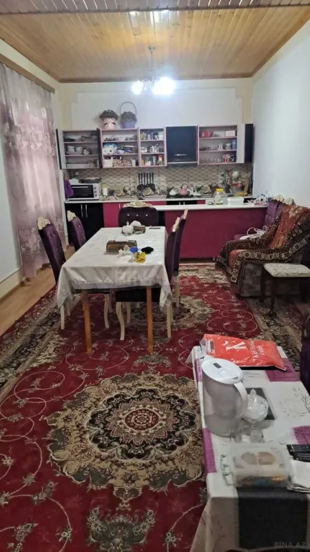 Satılır 6 otaqlı həyət evi 240 m²