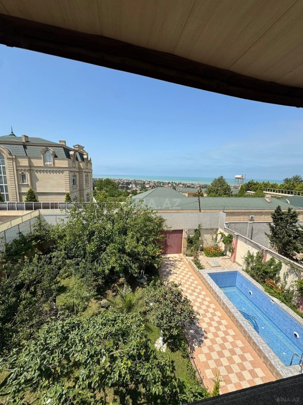 Kirayə verilir 7 otaqlı həyət evi 250 m²