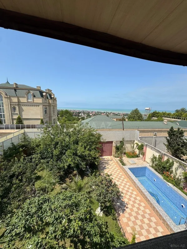 Kirayə verilir 7 otaqlı həyət evi 250 m²