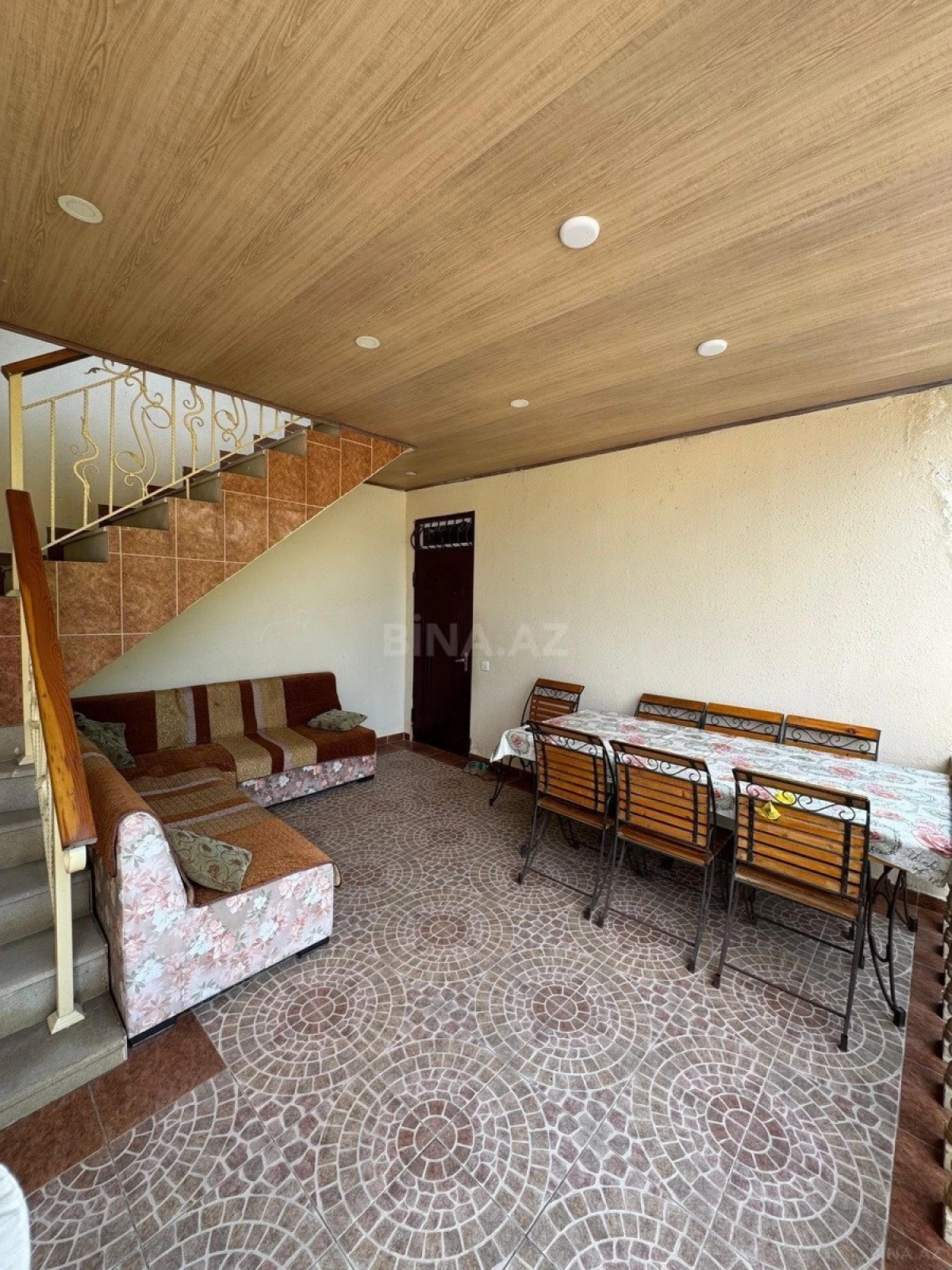 Kirayə verilir 7 otaqlı həyət evi 250 m²