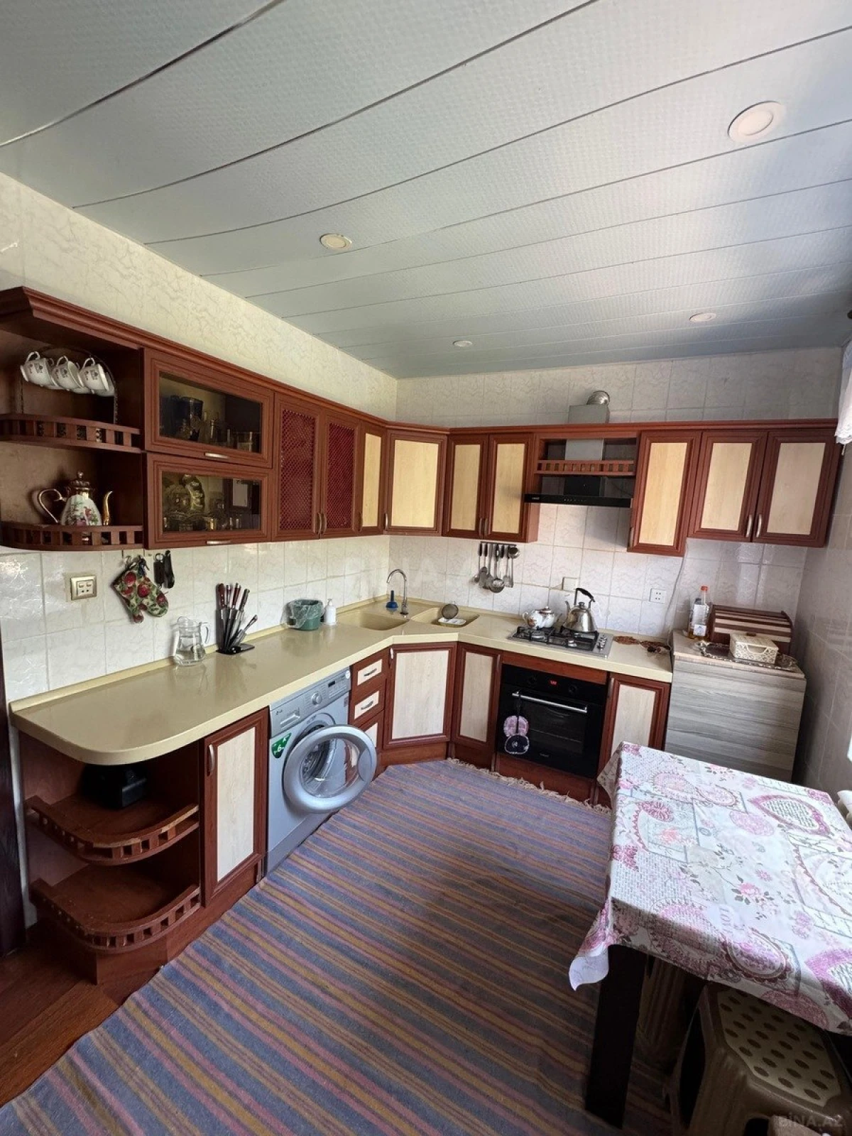 Kirayə verilir 7 otaqlı həyət evi 250 m²