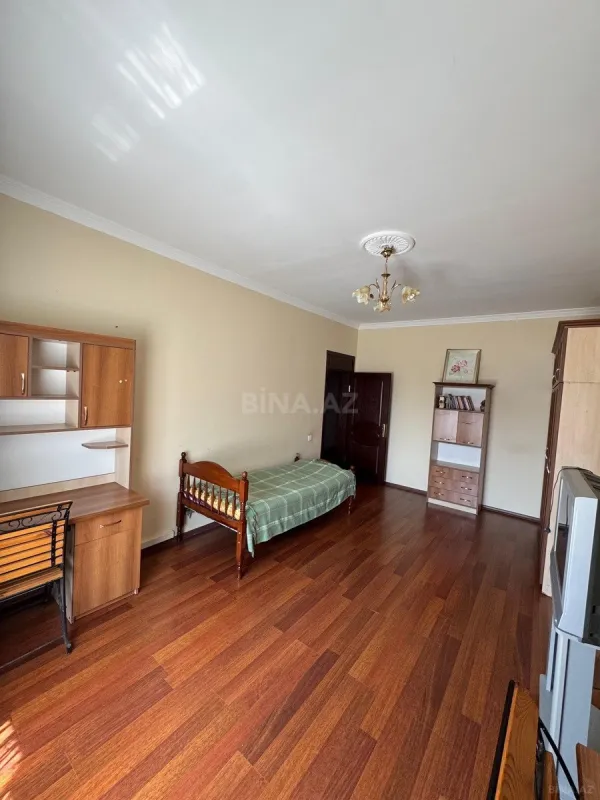 Kirayə verilir 7 otaqlı həyət evi 250 m²