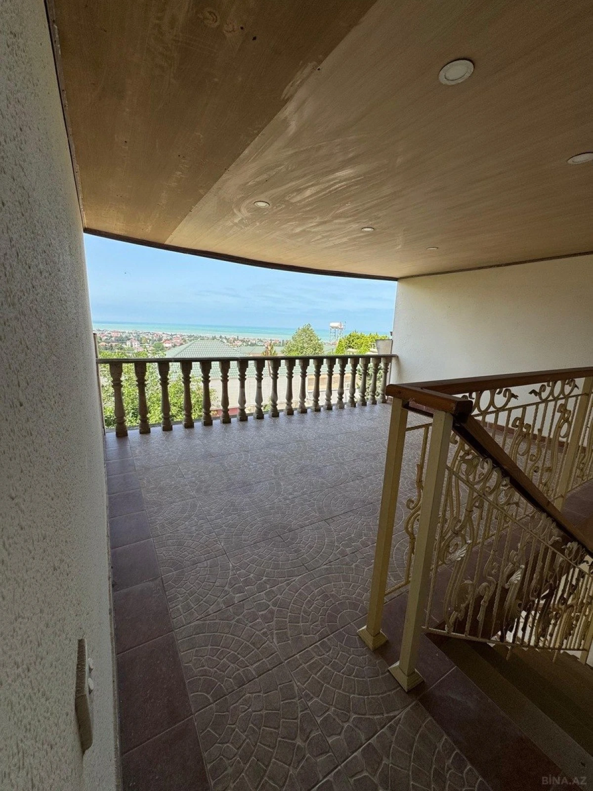 Kirayə verilir 7 otaqlı həyət evi 250 m²