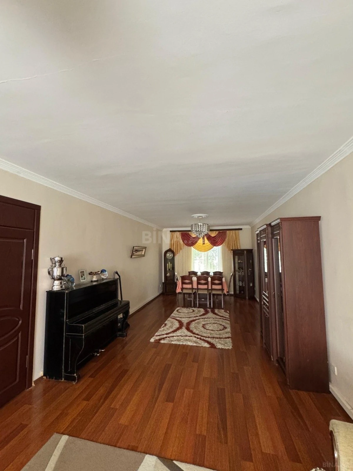Kirayə verilir 7 otaqlı həyət evi 250 m²