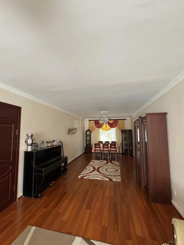 Kirayə verilir 7 otaqlı həyət evi 250 m²