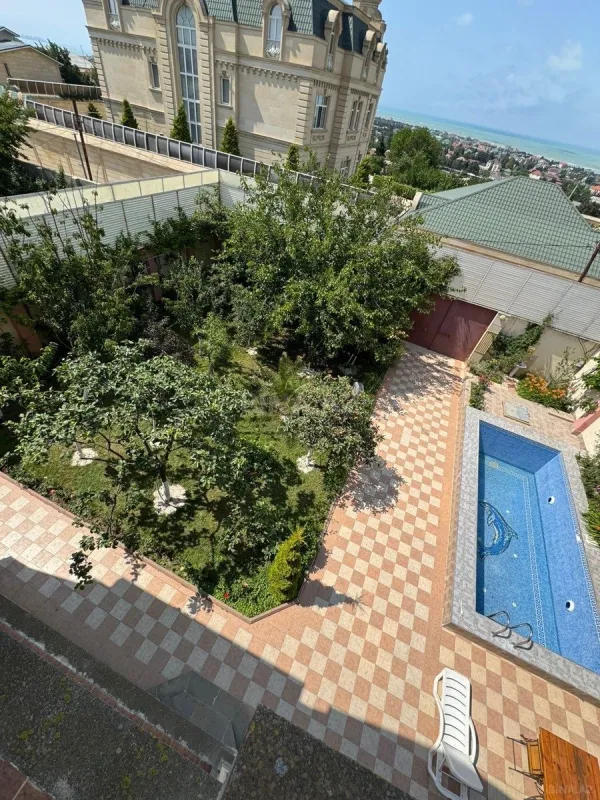 Kirayə verilir 7 otaqlı həyət evi 250 m²
