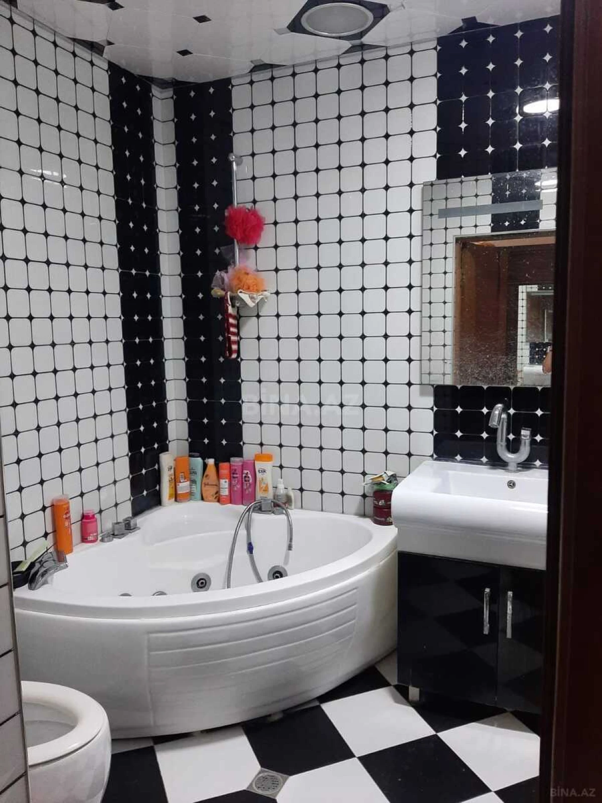 Kirayə verilir 3 otaqlı mənzil 130 m²